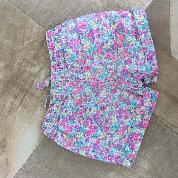 Carter's floral shorts size 3T - Picture 2 of 2